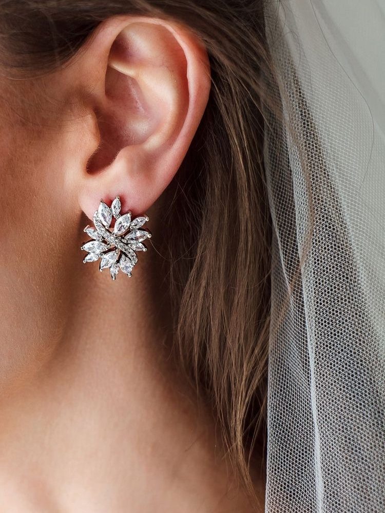 ''Μeg'' διακριτικό statement σκουλαρίκι !