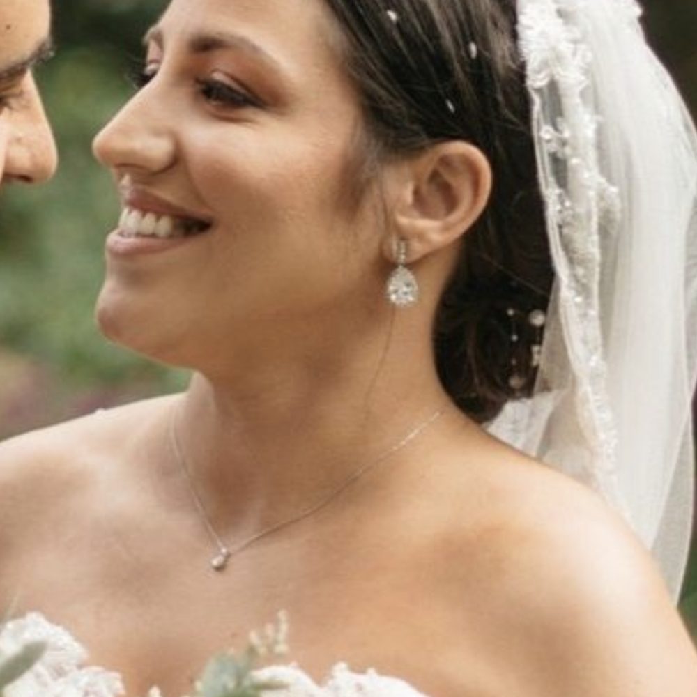 «Alicia» σκουλαρίκια με υπέροχη λάμψη! Με κεντρικό κρύσταλλο , πλαισιωμένο με μικρότερα λαμπερά ζιργκονάκια! - Image 2