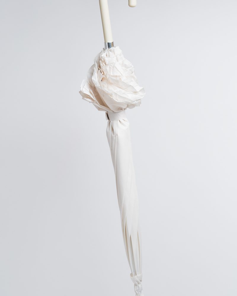 Εκρού νυφική ομπρέλα βροχής με βολάν ! - Image 2