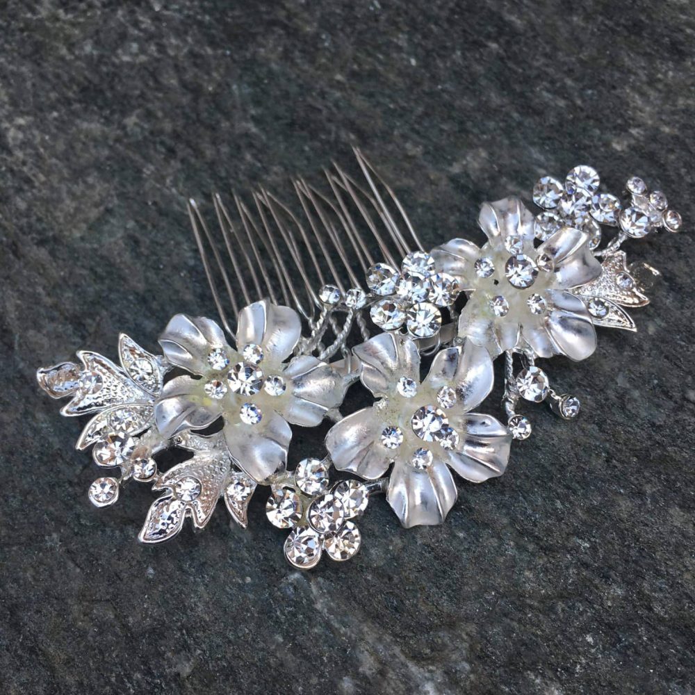 '' White Silver '' χτενάκι με λουλούδια από σμάλτο και λαμπερά κρύσταλλα! - Image 4