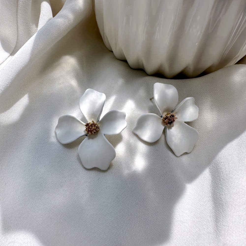 “White Vinca” νυφικά σκουλαρίκια - Image 2