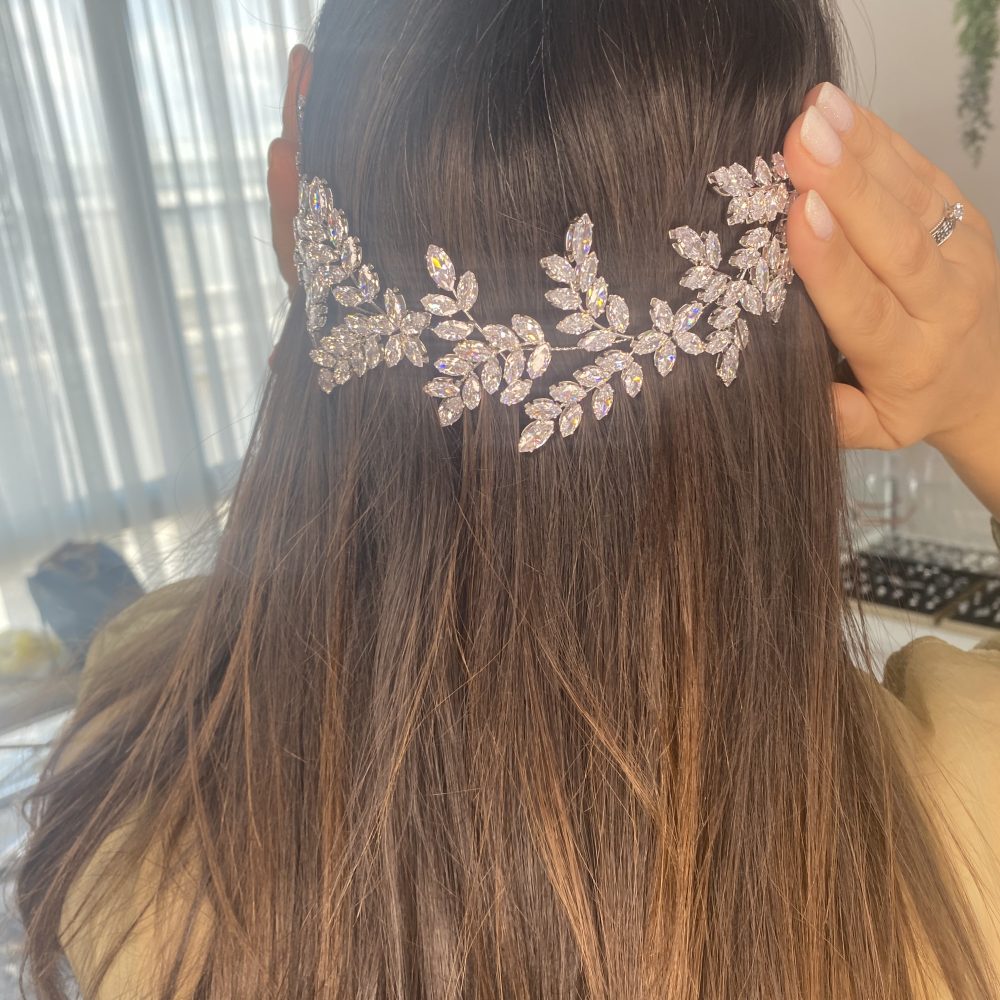 “Luna” πανέμορφο headpiece! Με πάρα πολύ λαμπερούς κρύσταλλους απόλυτης καθαρότητας! Ταιριάζει με ευκολία με όλα τα στυλ νυφικών! - Image 2