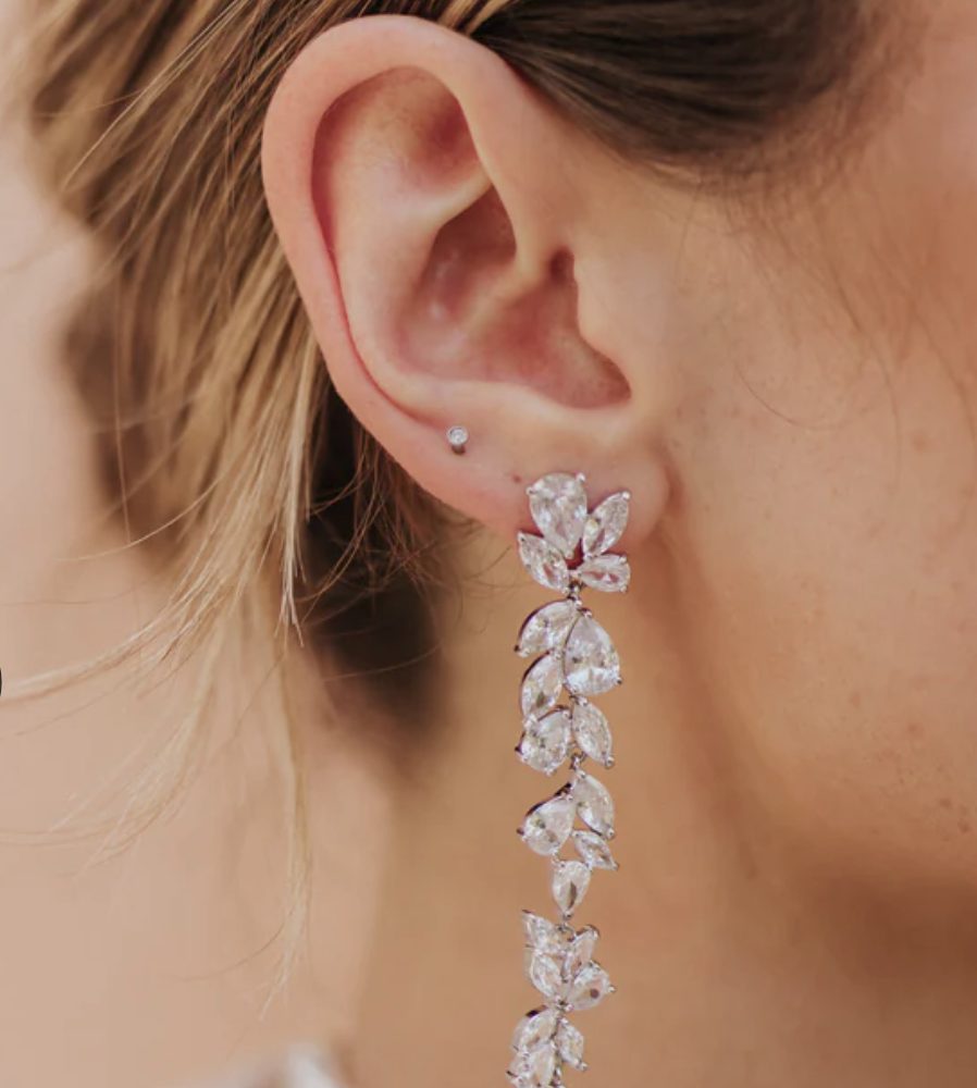 “Radiant” πανέμορφα μακριά σκουλαρίκια, επιχρυσωμένα με εξαιρετικής ποιότητας λαμπερά ζιργκόν! - Image 2