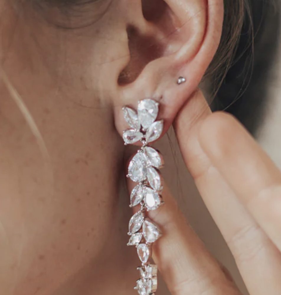 “Radiant” πανέμορφα μακριά σκουλαρίκια, επιχρυσωμένα με εξαιρετικής ποιότητας λαμπερά ζιργκόν! - Image 4