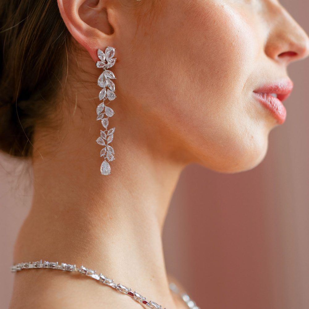 “Radiant” πανέμορφα μακριά σκουλαρίκια, επιχρυσωμένα με εξαιρετικής ποιότητας λαμπερά ζιργκόν! - Image 2