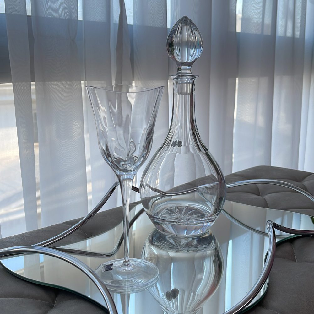 Πανέμορφο σετ κρασιού 3τμχ. Ασύμμετρος δίσκος με καμπύλες και κρυσταλλα κορυφαίας ποιότητας! - Image 2
