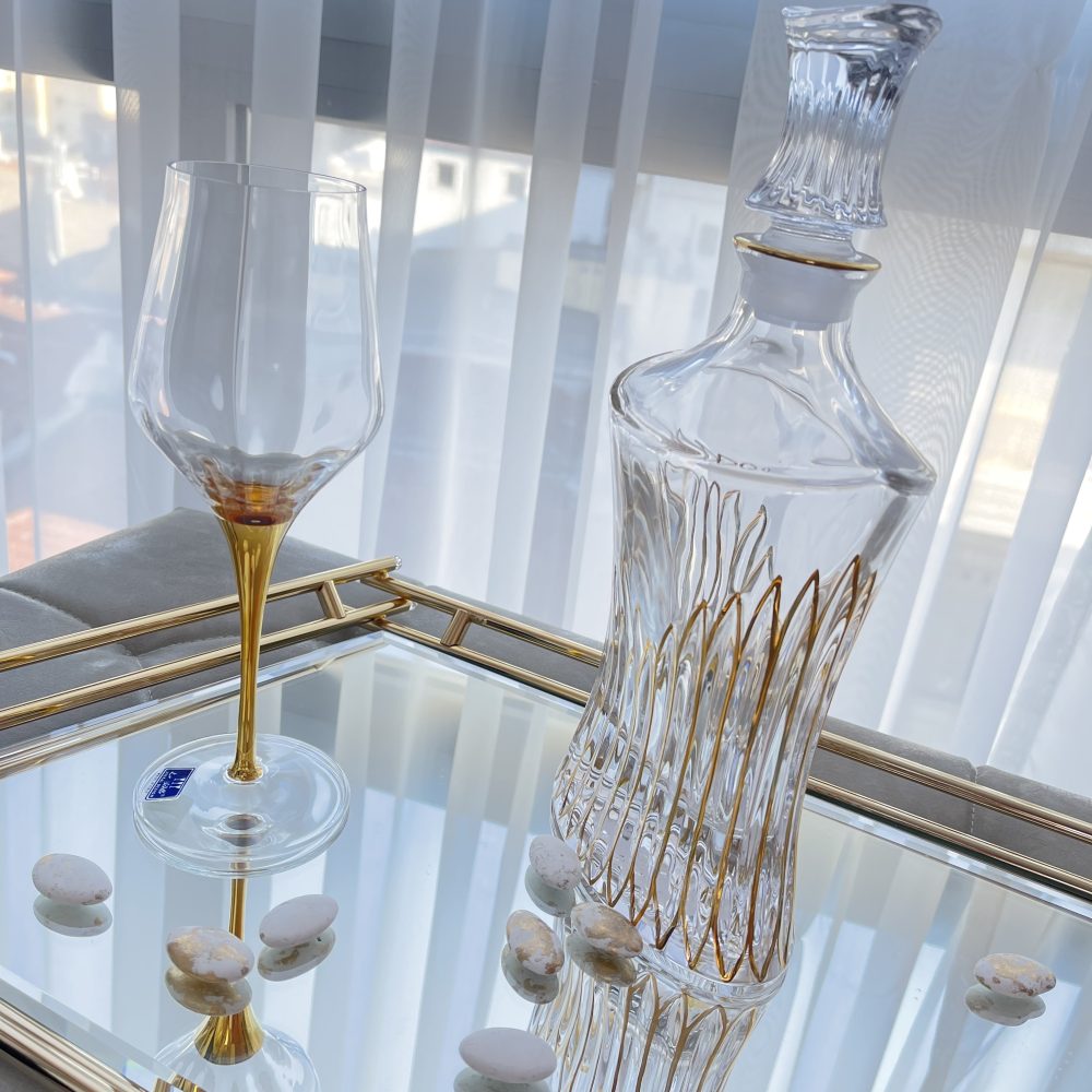Σετ κρασιού με χρυσές λεπτομέρειες & εντυπωσιακό σχεδιασμό! - Image 4