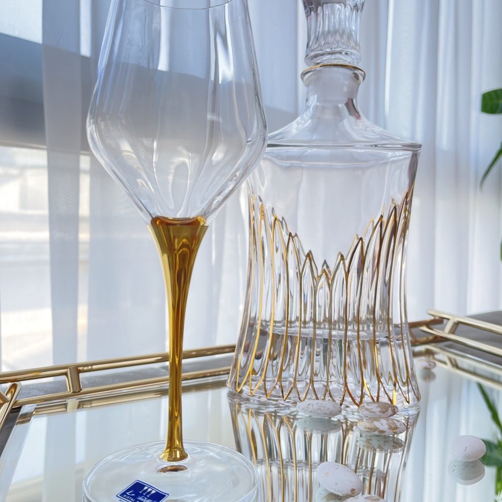 Σετ κρασιού με χρυσές λεπτομέρειες & εντυπωσιακό σχεδιασμό! - Image 3