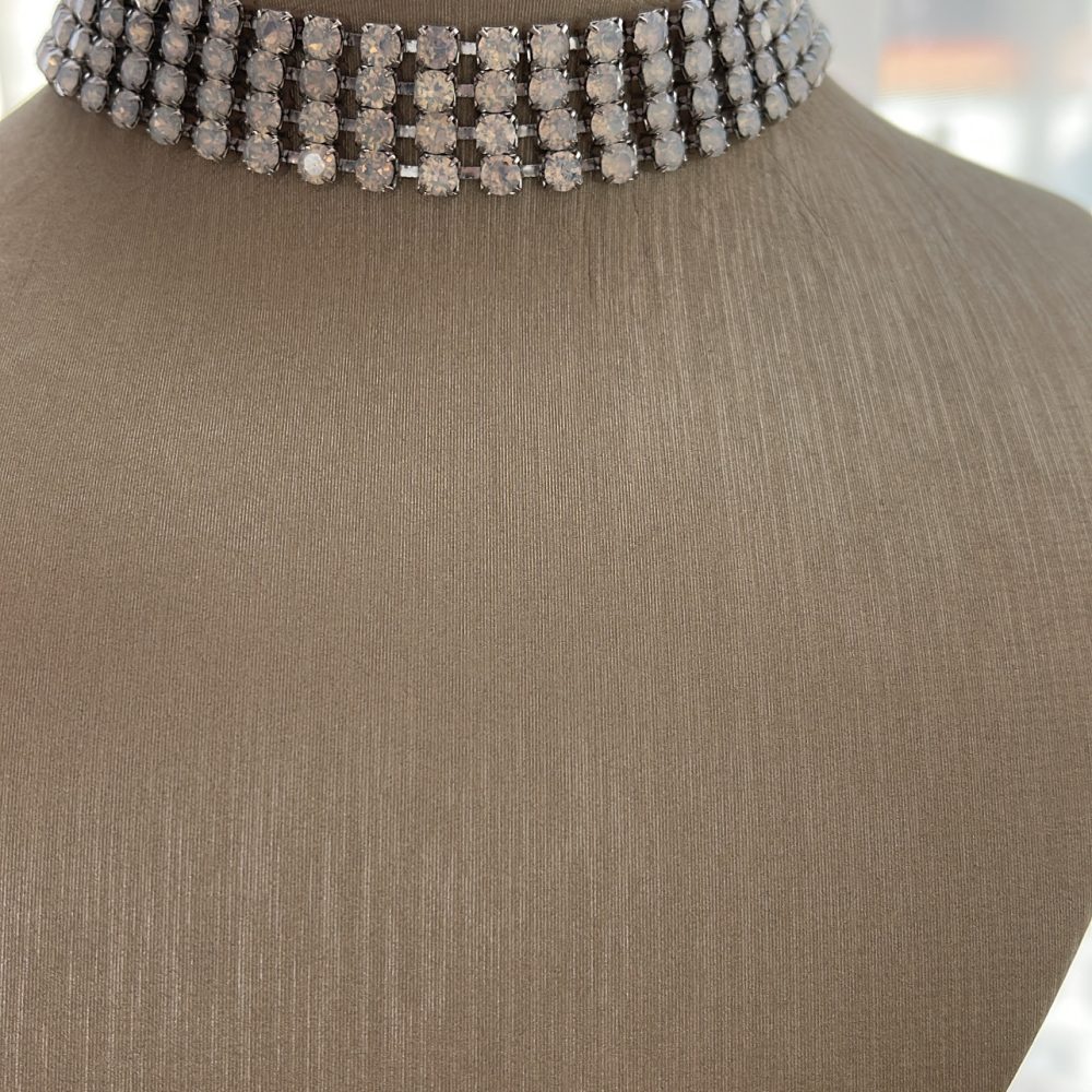 “The white choker” πανέμορφο κολιέ τσόκερ με λαμπερά Swarovski σε ημιδιάφανη γαλακτερή απόχρωση! - Image 6