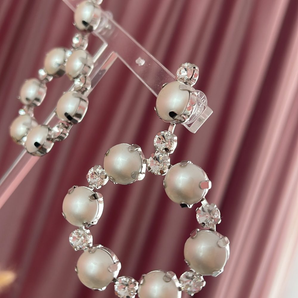 “Krysèl” silver , εντυπωσιακοί oversize κρίκοι στολισμένοι με πέρλες και λαμπερά Swarovski! - Image 3