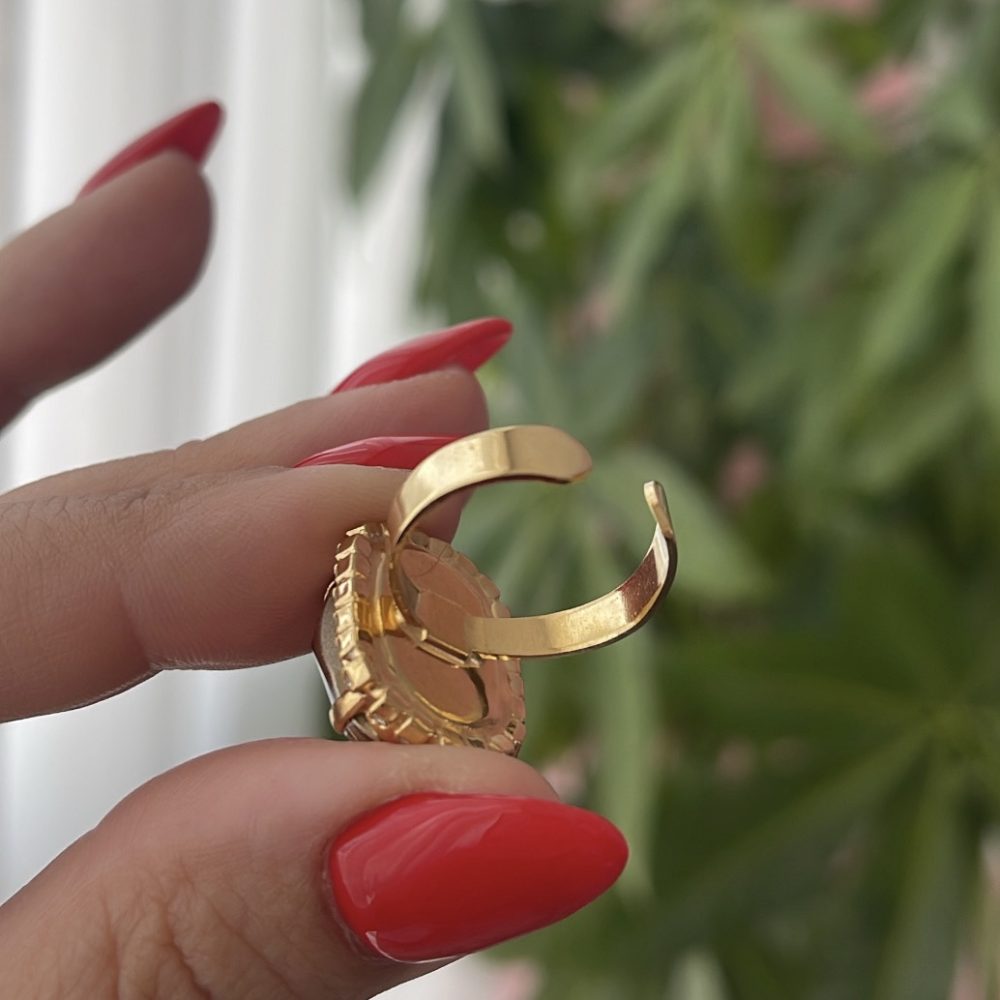 «Ellis» πανέμορφο οβάλ δαχτυλίδι, με Swarovski πέτρα σε honey nude απόχρωση! - Image 3