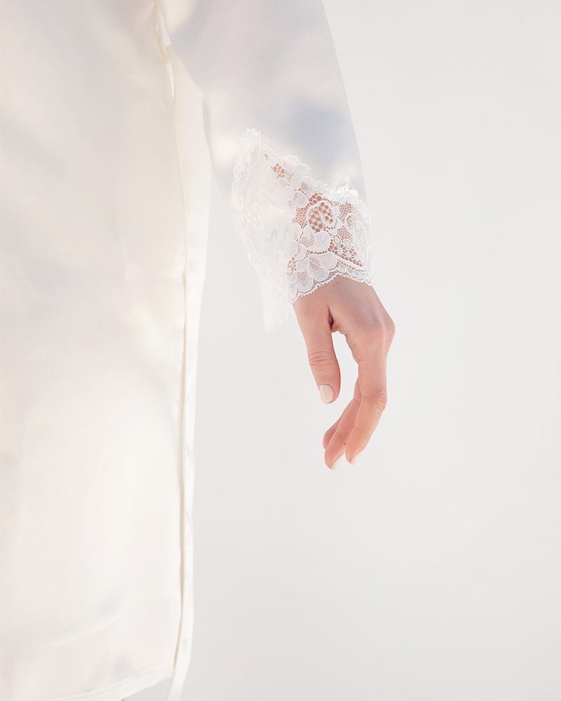 Mini νυφικό σετ «Paola» με trois quart μανίκι και δαντέλα στο τελείωμα! - Image 4