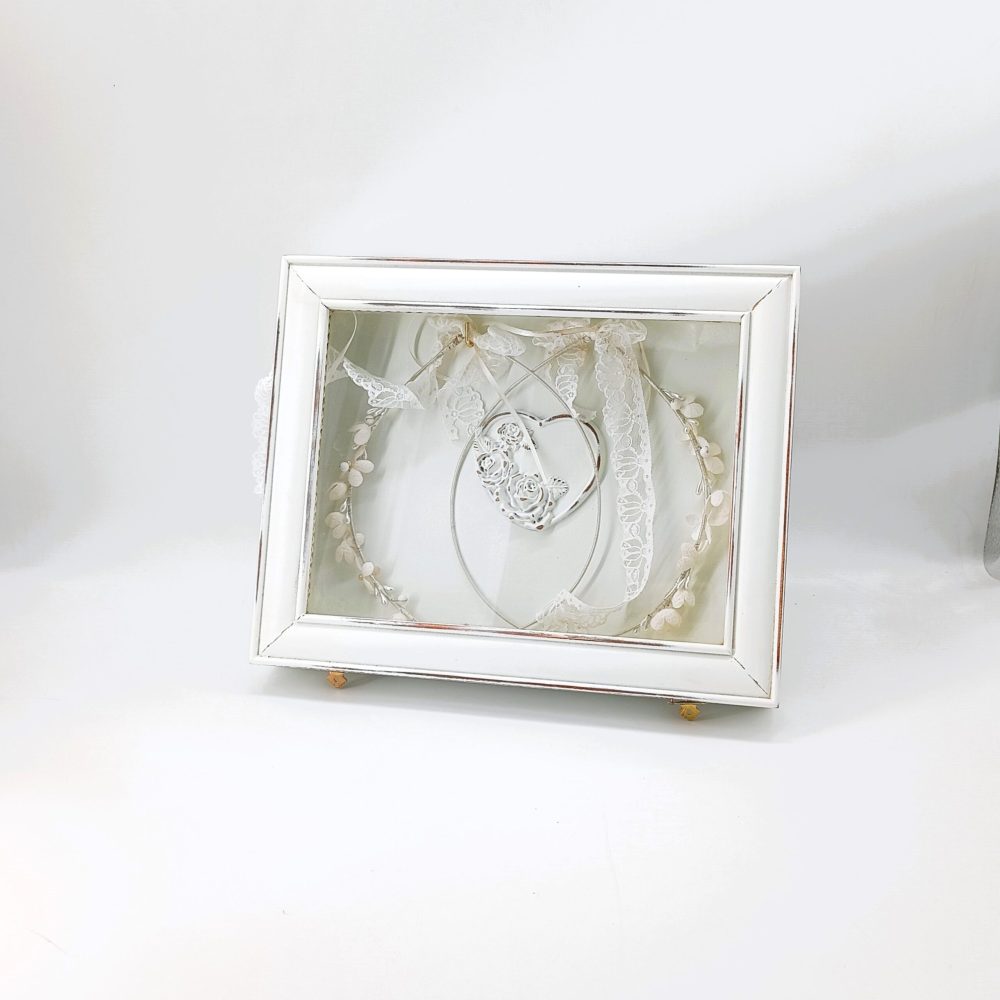 Ξύλινη στεφανοθήκη λευκή με ξυλόγλυπτη καρδιά! - Image 3