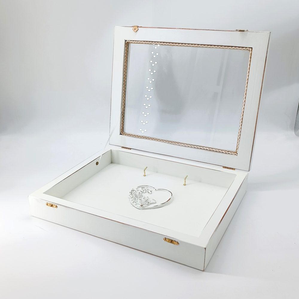 Ξύλινη στεφανοθήκη λευκή με ξυλόγλυπτη καρδιά! - Image 4