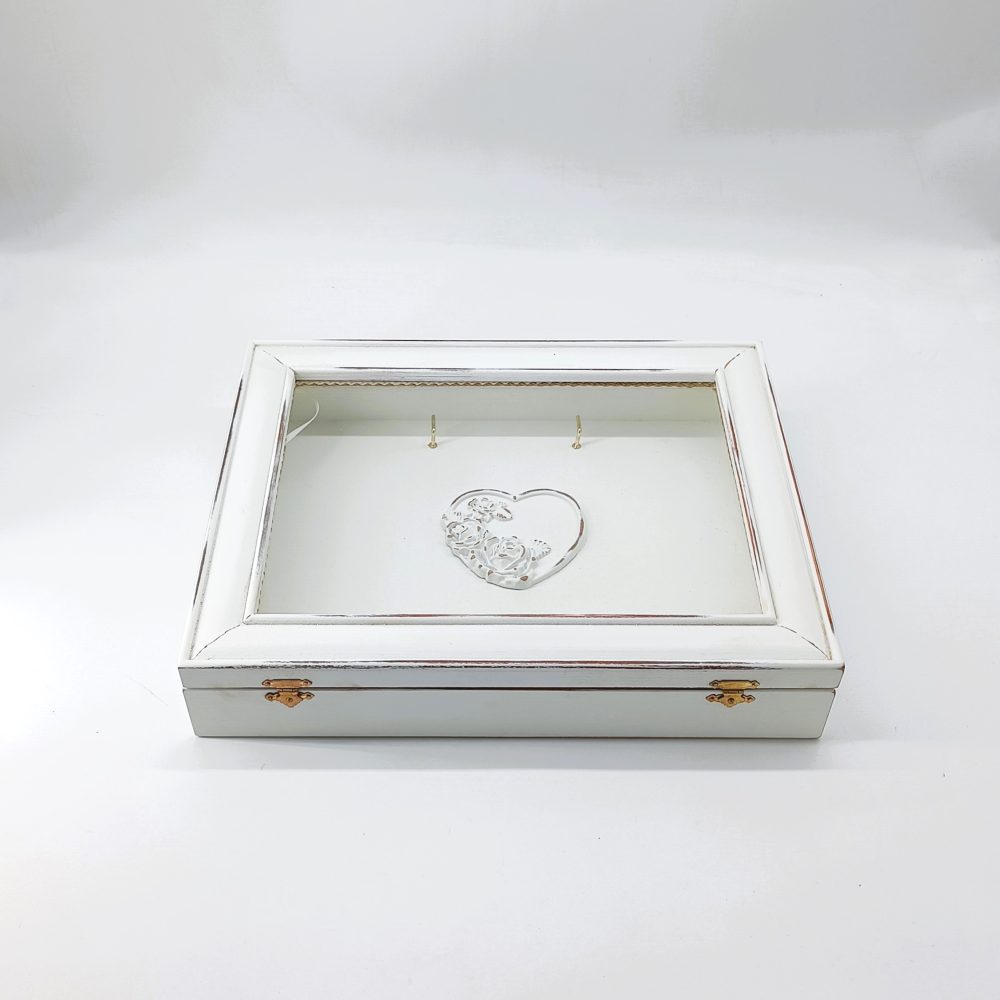 Ξύλινη στεφανοθήκη λευκή με ξυλόγλυπτη καρδιά! - Image 2