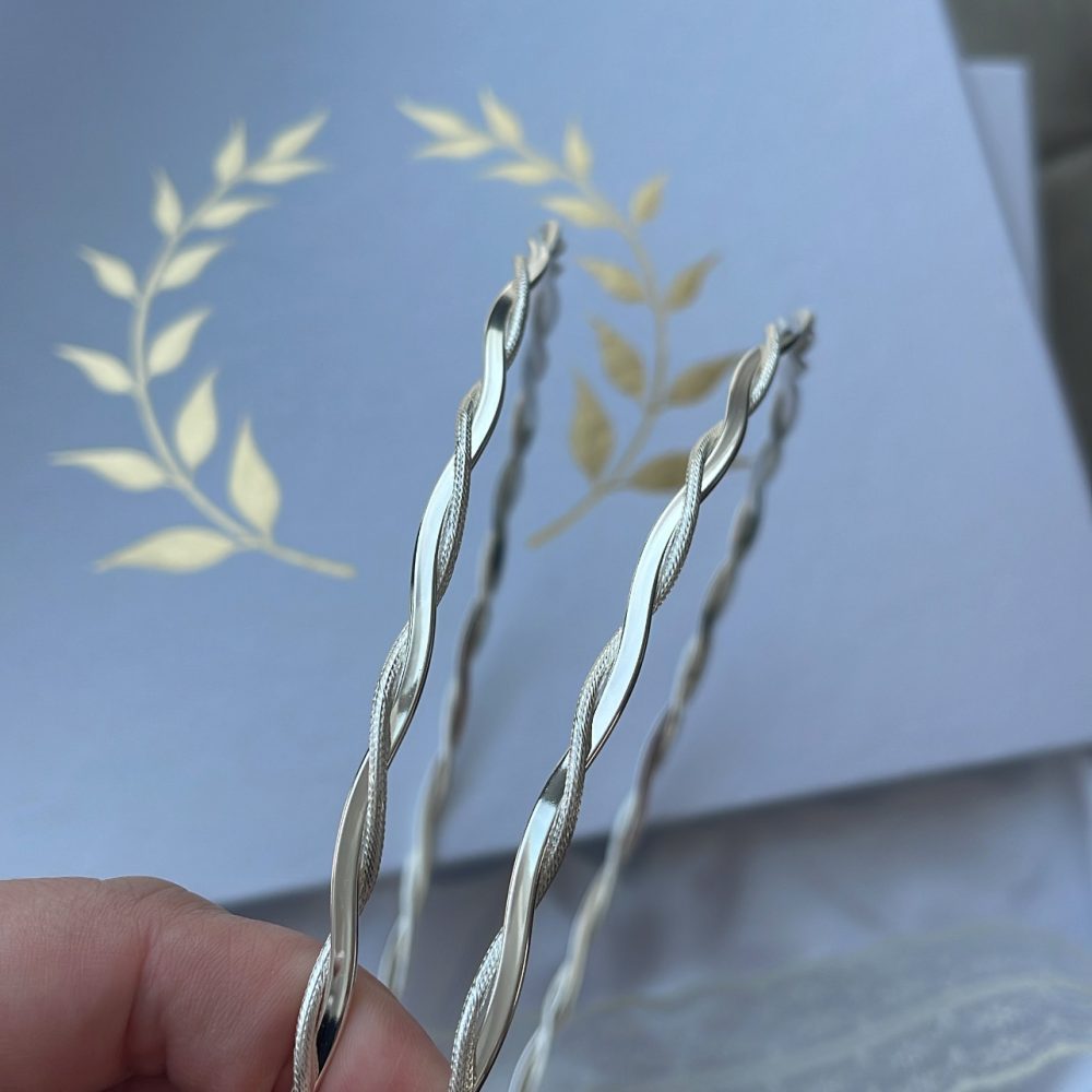 “Everlasting” λαμπερά στέφανα γάμου σε ασημί! Με λείες & σαγρέ καμπύλες , που δένουν κυματιστά μεταξύ τους! - Image 3