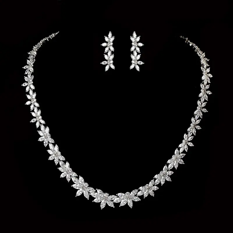 “Perfect Floral” εντυπωσιακό σετ κολιέ & σκουλαρίκια! Με κρύσταλλα ζιργκόν εξαιρετικής λάμψης!
