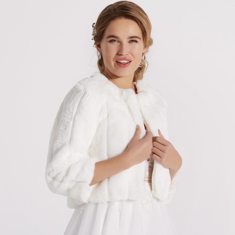 Νυφικό jacket από συνθετική γούνα εξαιρετικής ποιότητας!