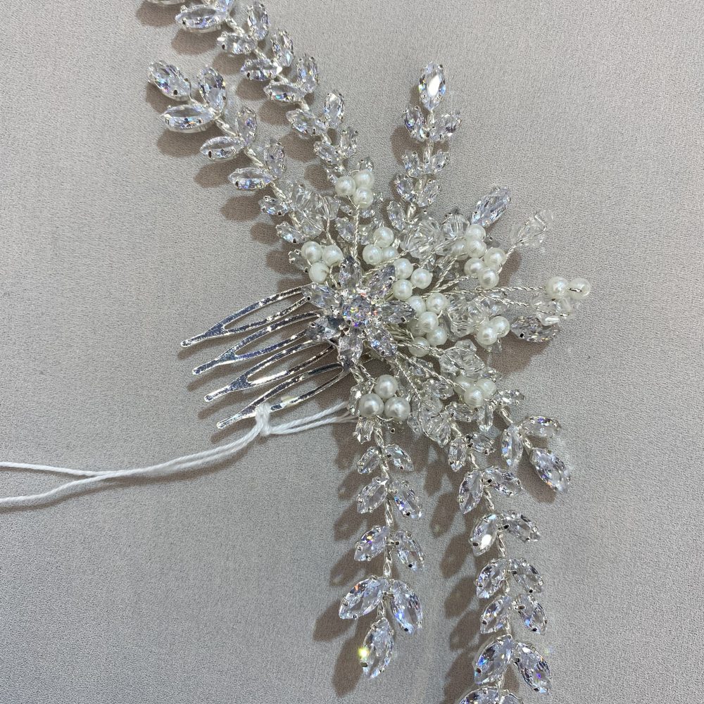 “Martins” πανέμορφο χτενάκι, ιδανικό να στολίζει το πίσω μέρος του χτενίσματος!