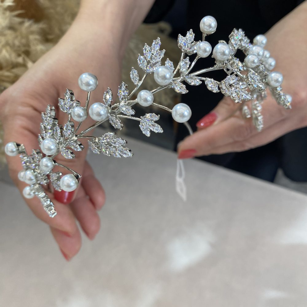 “Justin” ρομαντική στέκα με εξαιρετικής ποιότητας , υπέρλαμπρα ζιργκόν & πέρλες! - Image 2