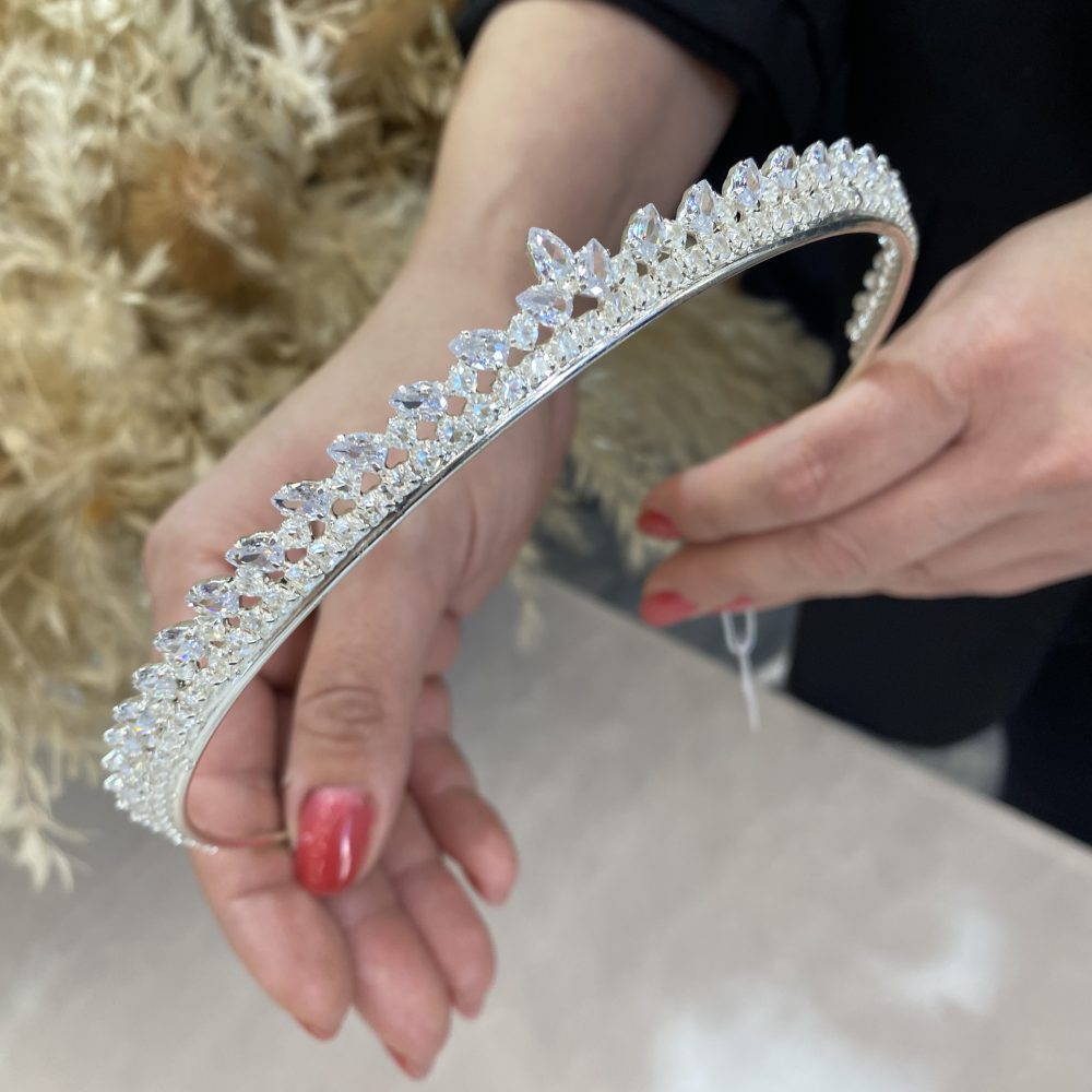 «Perfect Tiara» πανέμορφη περιμετρική τιάρα! Με γεμάτη λάμψη & διακριτικό μέγεθος!
