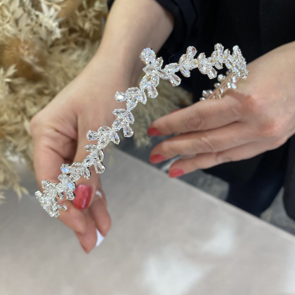 “Lila” πανέμορφη νυφική τιάρα! Επιπλατινομένη με γνήσια ζιργκόν εξαιρετικής καθαρότητας!