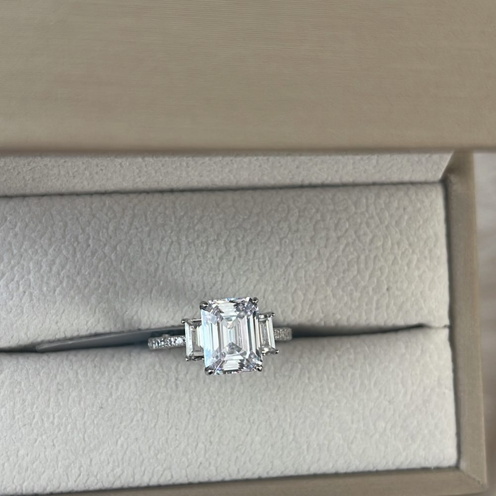 Μονόπετρο δαχτυλίδι με υπέροχη γεωμετρία στην κοπή! Ασήμι •925 με ζιργκόν 5Α!! - Image 2