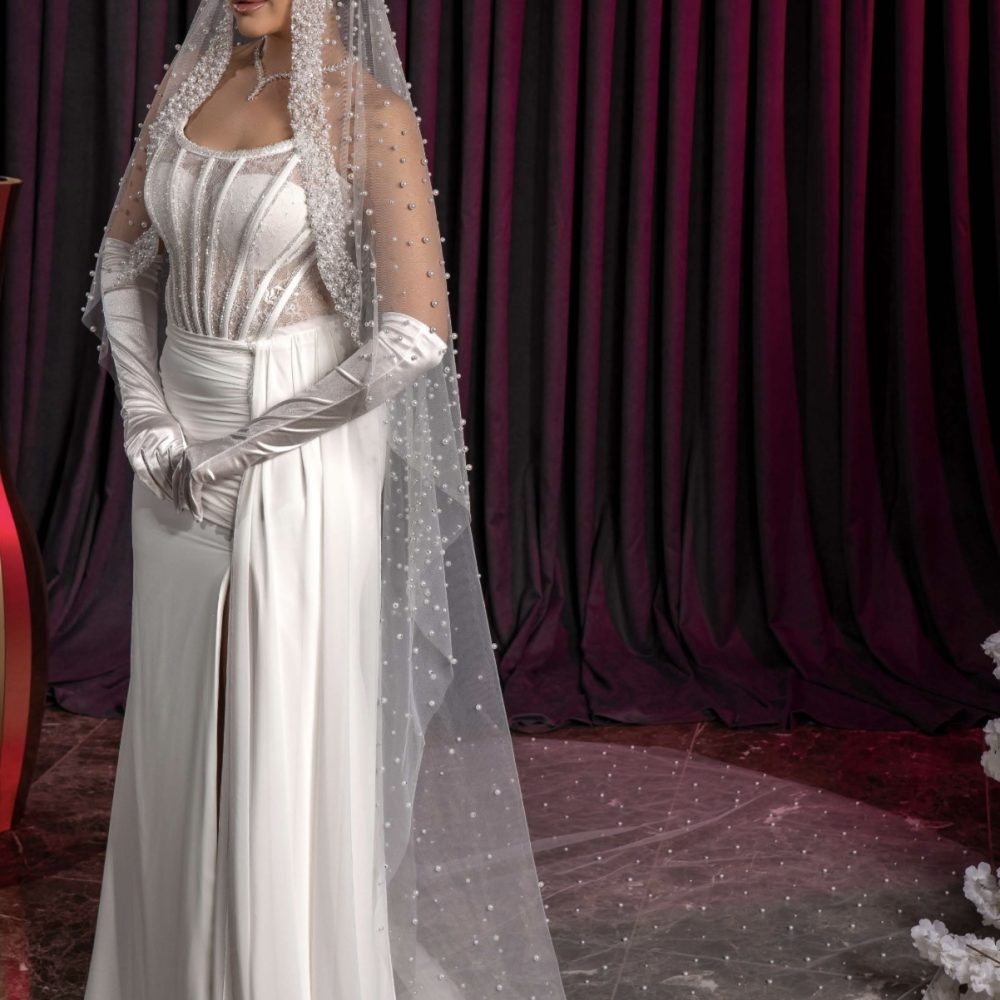 Νυφικό πέπλο απόλυτα εντυπωσιακό, εξολοκλήρου στολισμένο στο χέρι με πέρλες! Ιδανικό για όσες επιθυμούν εντυπωσιακό look με λεπτομέρεια στις πέρλες! - Image 3