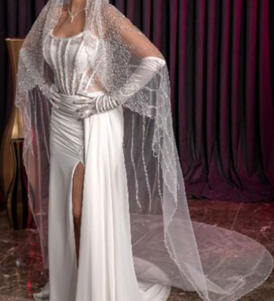 Εντυπωσιακό πέπλο στολισμένο στο χέρι με διάφανα κρυσταλλάκια & πολύ μικρές περλίτσες «χαβιάρι»! Ιδανικό για να φορεθεί με Mikado νυφικά!! - Image 3