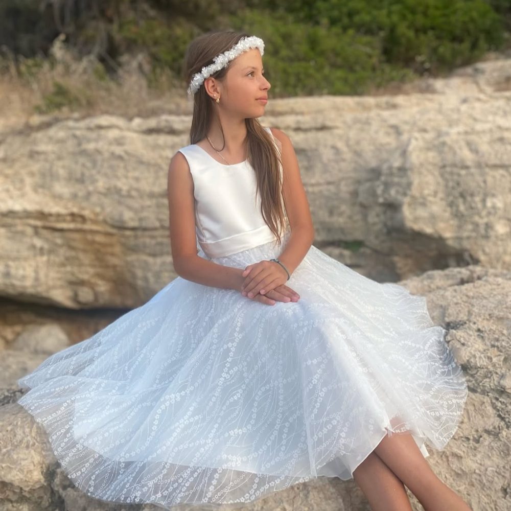 Minimal και διαχρονικό φόρεμα για παρανυφάκια! Ραμμένο στο χέρι & στολισμένο με δαντέλα με γκλίτερ! - Image 7