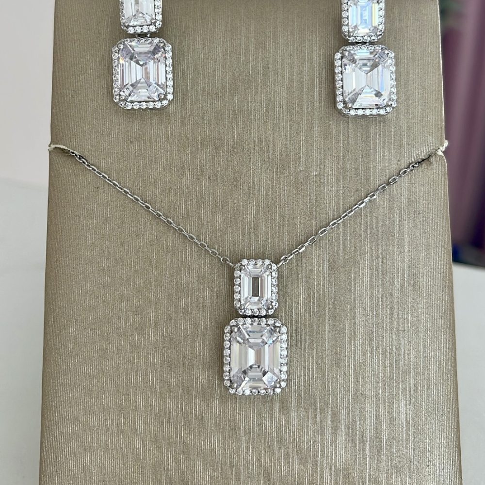 «Octagon» σετ με κορυφαίας καθαρότητας octagon shaped zirconia stones!