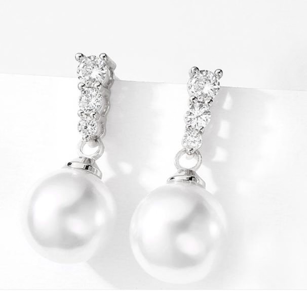 «Desmos» διαχρονικά σκουλαρίκια με λαμπερά ζιργκονάκια & πέρλα!