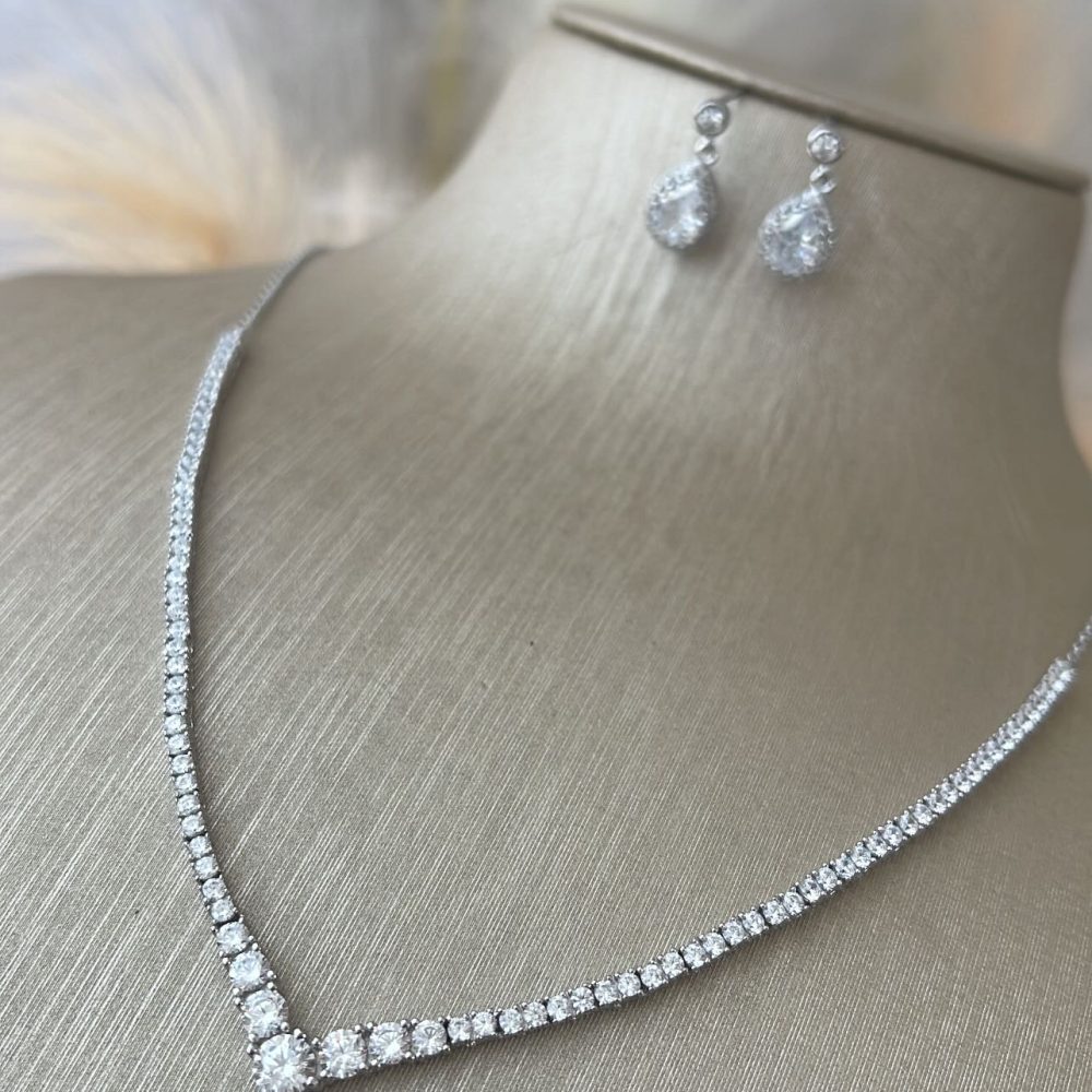 “Vinceza” σετ διαχρονικής αισθητικής , από επιπλατινομένο ασήμι 925• και ζιργκόν!