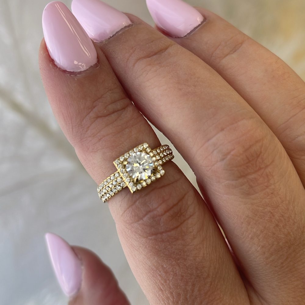 Δαχτυλίδι με βάση ατσάλι & ζιργκόν!