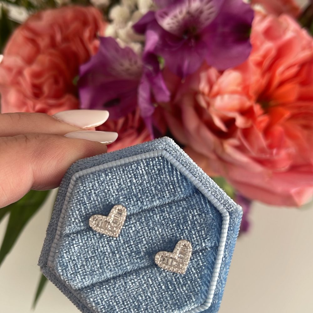 «Noemi» πανέμορφες καρδούλες σύμβολο , από καθαρό ασήμι •925 με κρυσταλλάκια ζιργκόν!