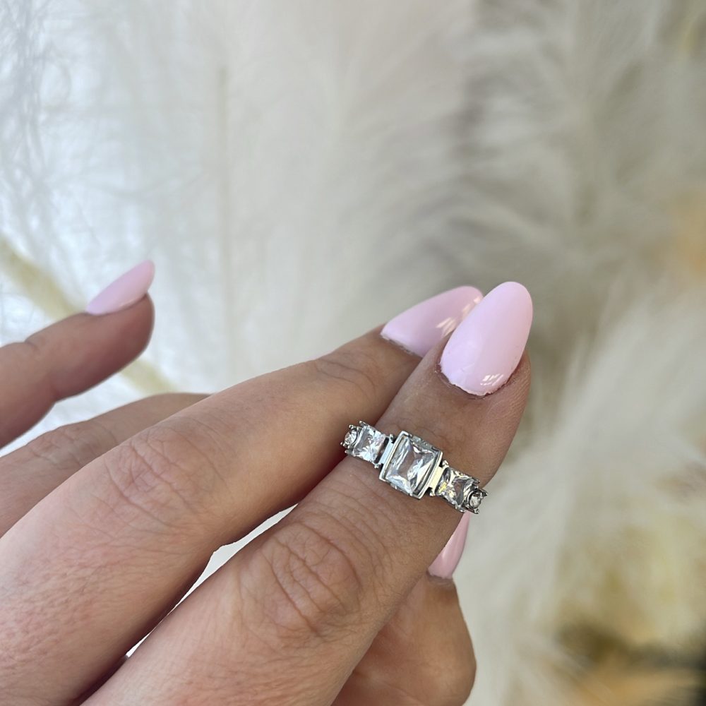 Σειρέ δαχτυλίδι με βάση ατσάλι & ζιργκονάκια!