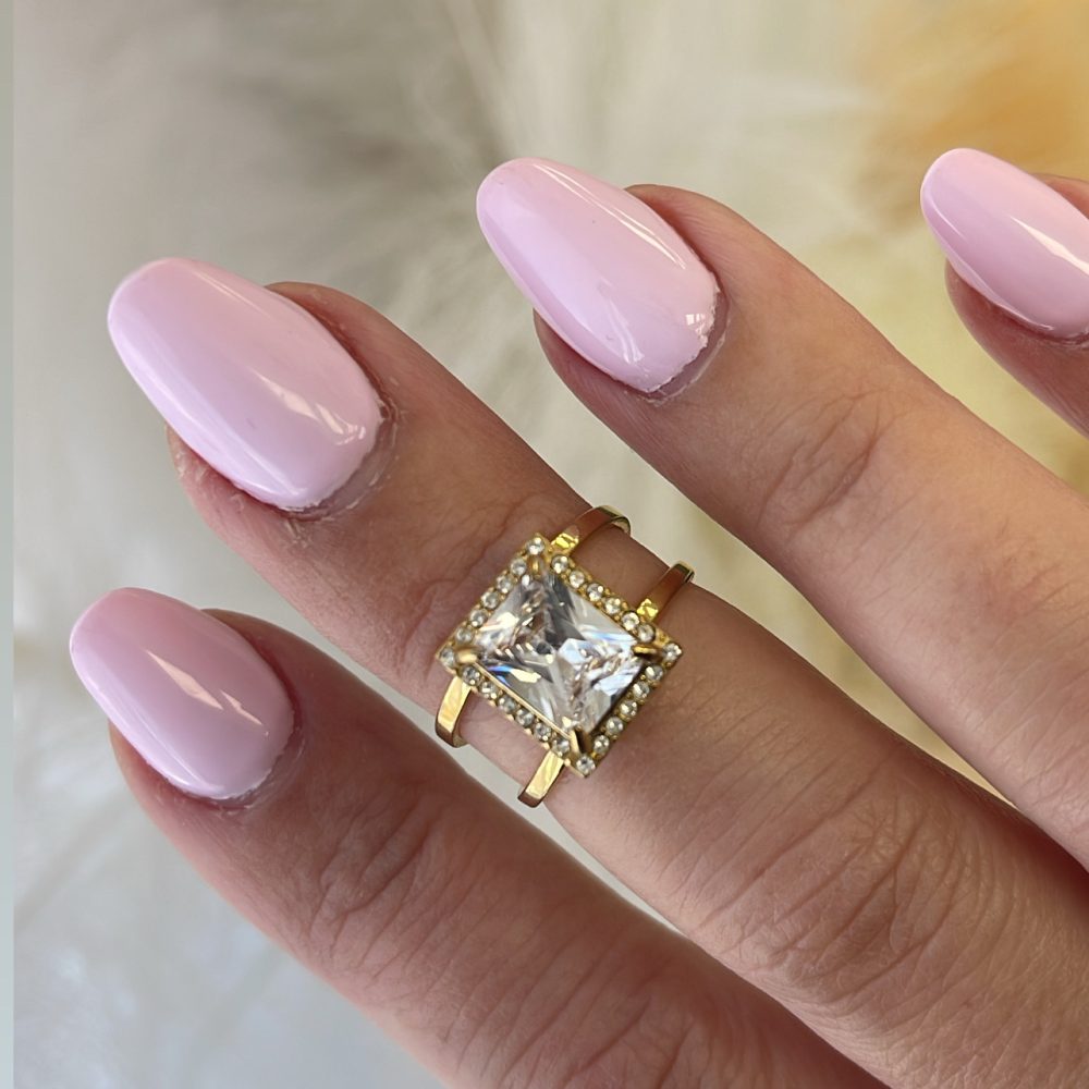 Δαχτυλίδι με βάση ατσάλι & κεντρική πέτρα Swarovski!