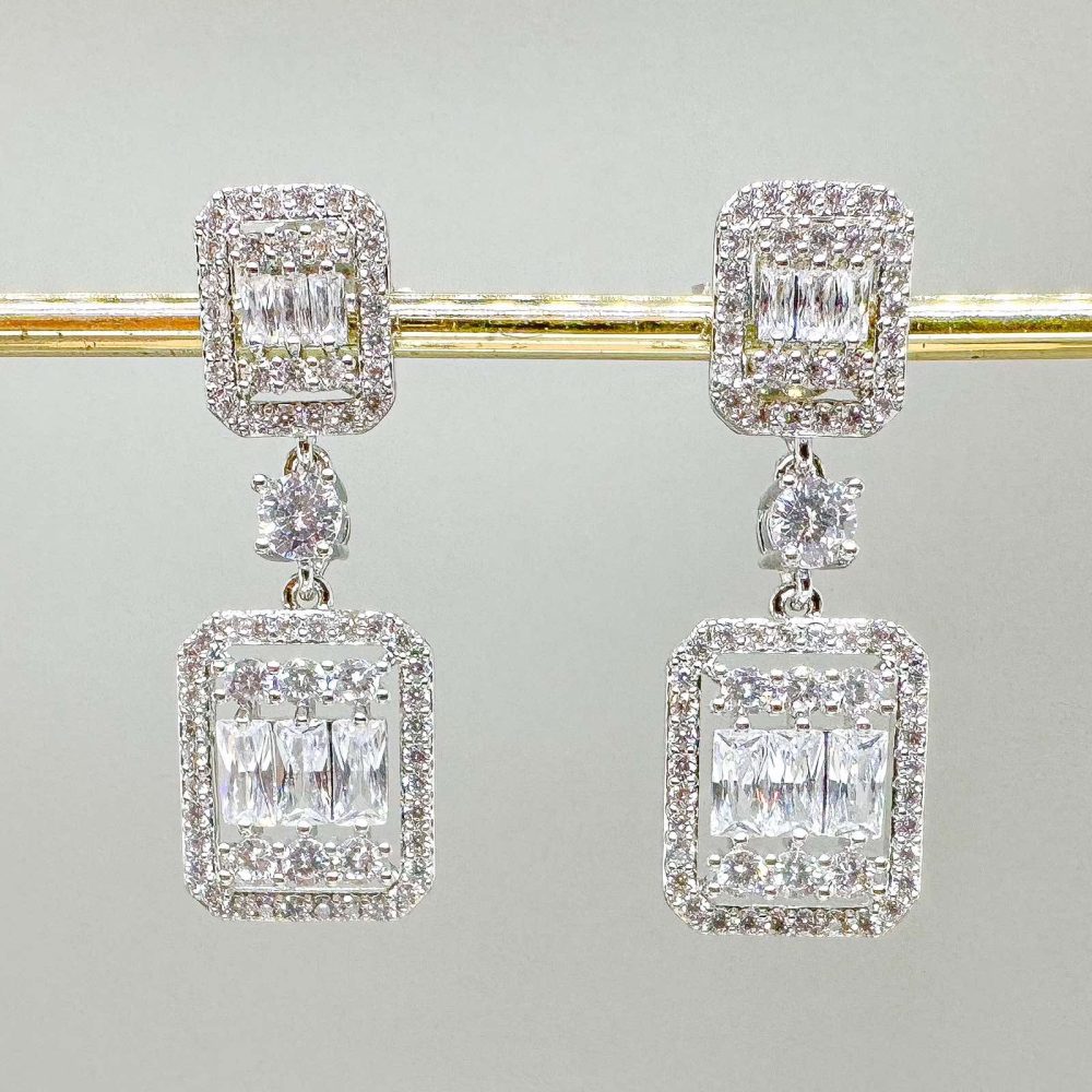 «Kenzie» σκουλαρίκια μεσαίου μεγέθους, επιπλατινωμένα με γνήσια ζιργκόν! - Image 4