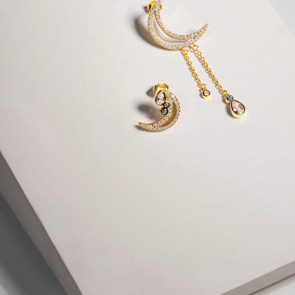 Μοναδικό σετ σκουλαρίκια «Infinite sparkle» από κίτρινο επιχρυσωμένο ασήμι 18 καρατίων με σχήμα φεγγαριού! - Image 2